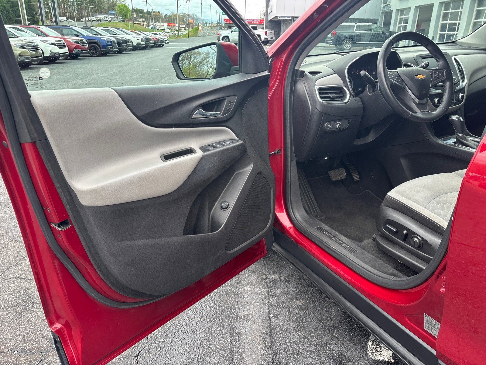 Used 2018 Chevrolet Equinox LT image 9