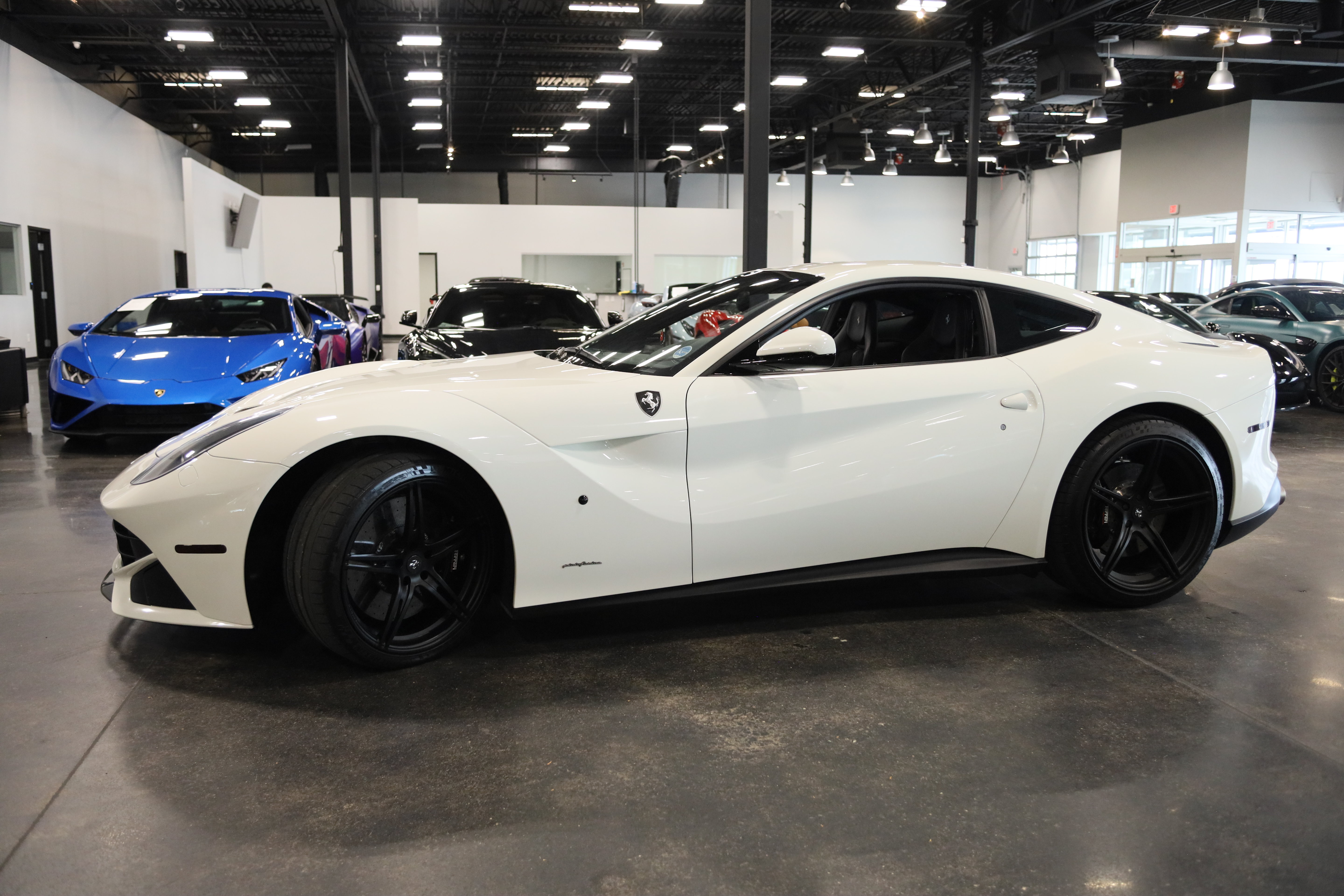 Used 2015 Ferrari F12 Berlinetta RWD image 10
