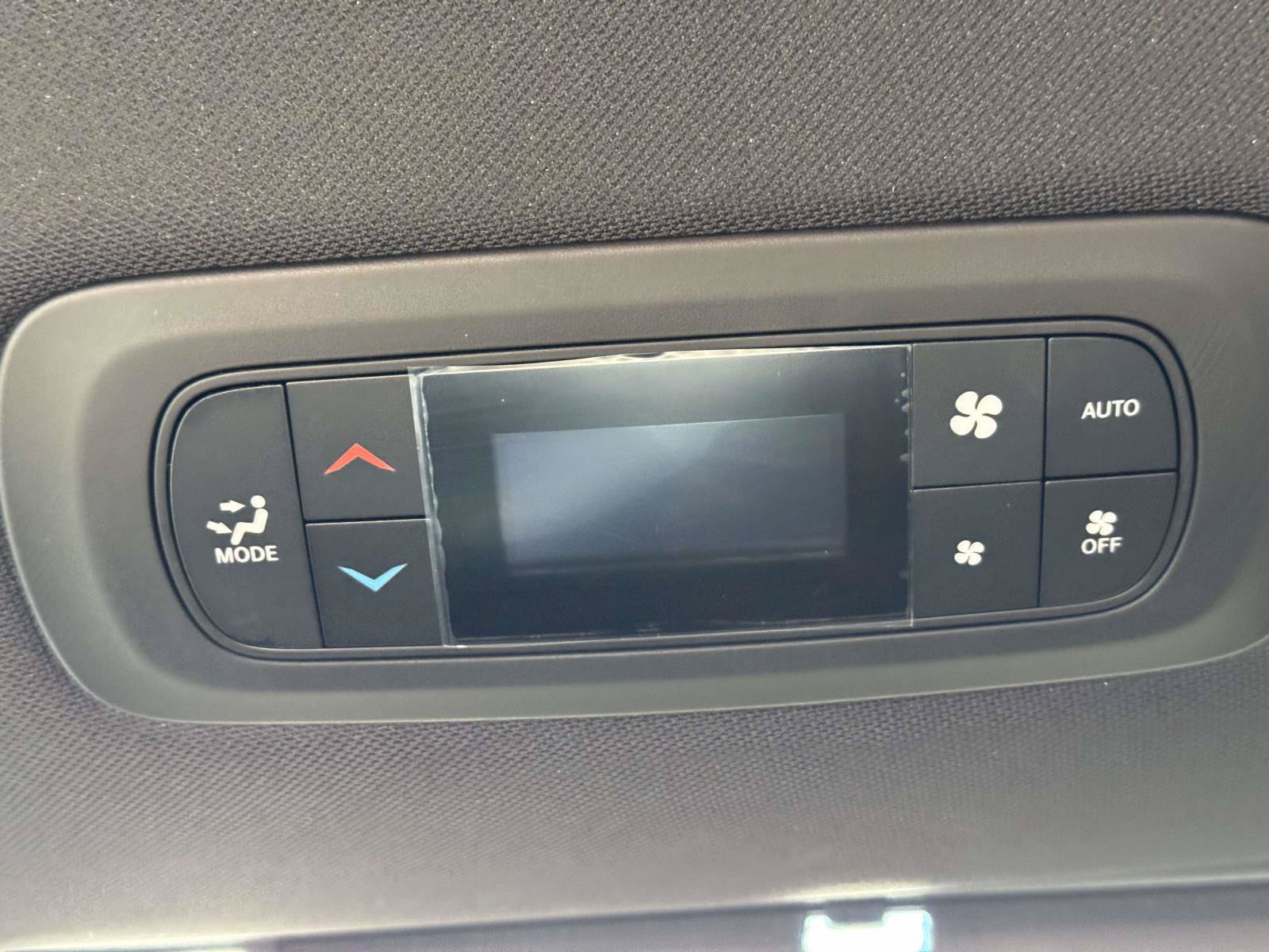 Used 2027 Chrysler Pacifica Select w/ Family Tech Group FWD image 28