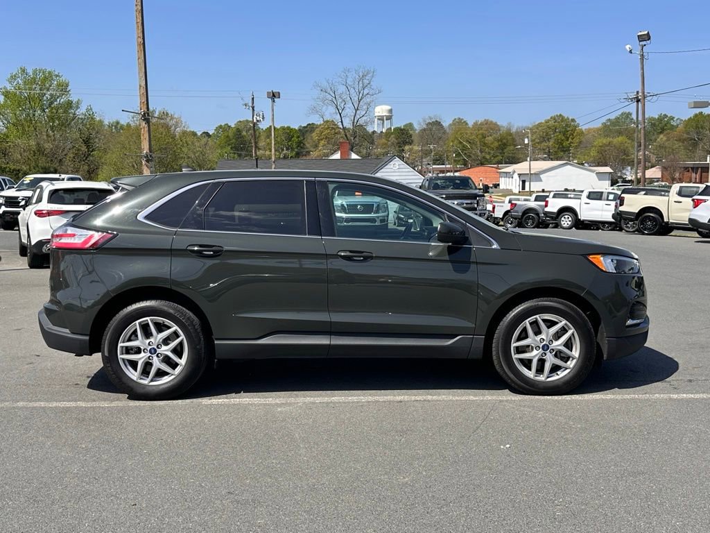 Used 2022 Ford Edge SEL image 9
