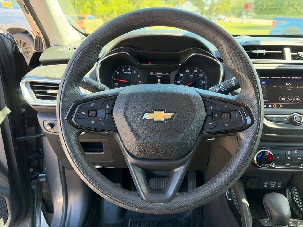 Used 2022 Chevrolet TrailBlazer LT w/ Confidence II Package FWD image 25