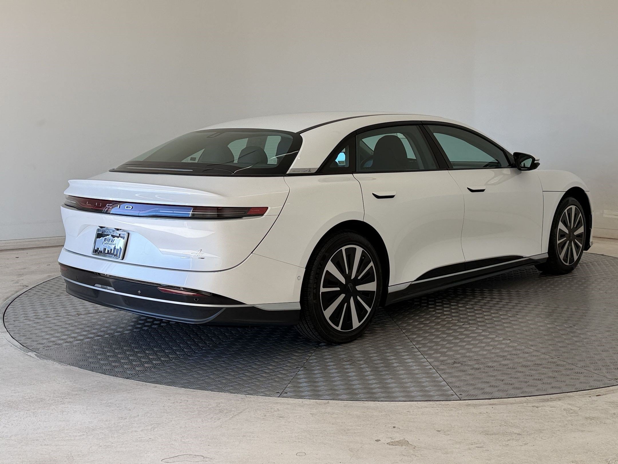 Used 2025 Lucid Air Touring AWD/4WD image 9