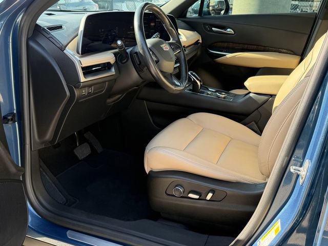 Used 2024 Cadillac XT4 Premium Luxury w/ Cold Weather Package FWD image 13