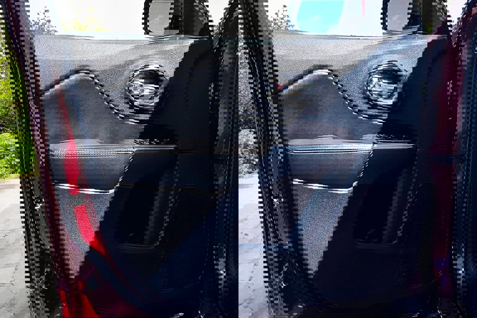 Used 2019 Jeep Cherokee Latitude Plus w/ Cold Weather Group image 23