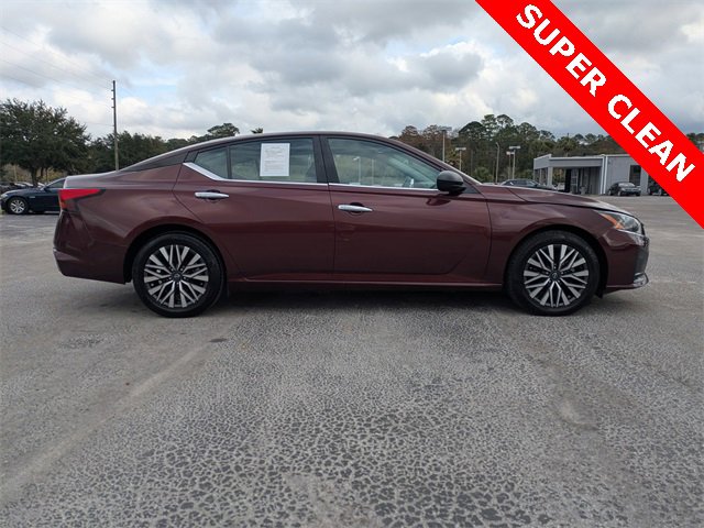 Used 2024 Nissan Altima 2.5 SV image 3