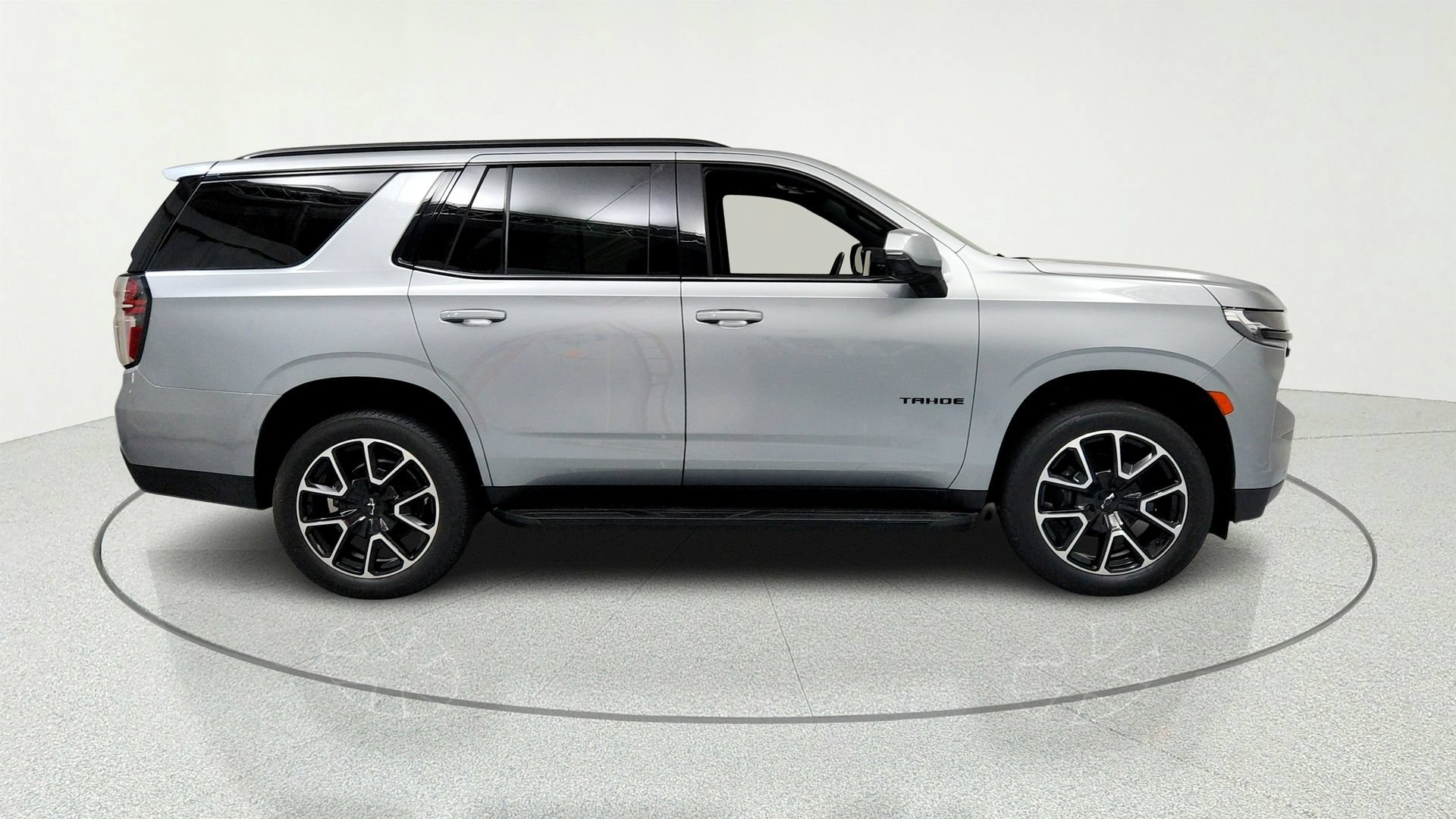 Certified 2024 Chevrolet Tahoe RST w/ Luxury Package AWD/4WD image 6