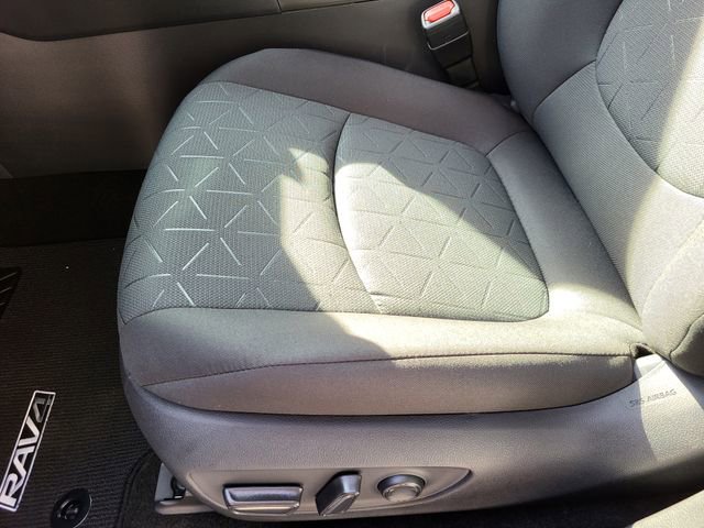 Used 2025 Toyota RAV4 XLE w/ Convenience Package image 14