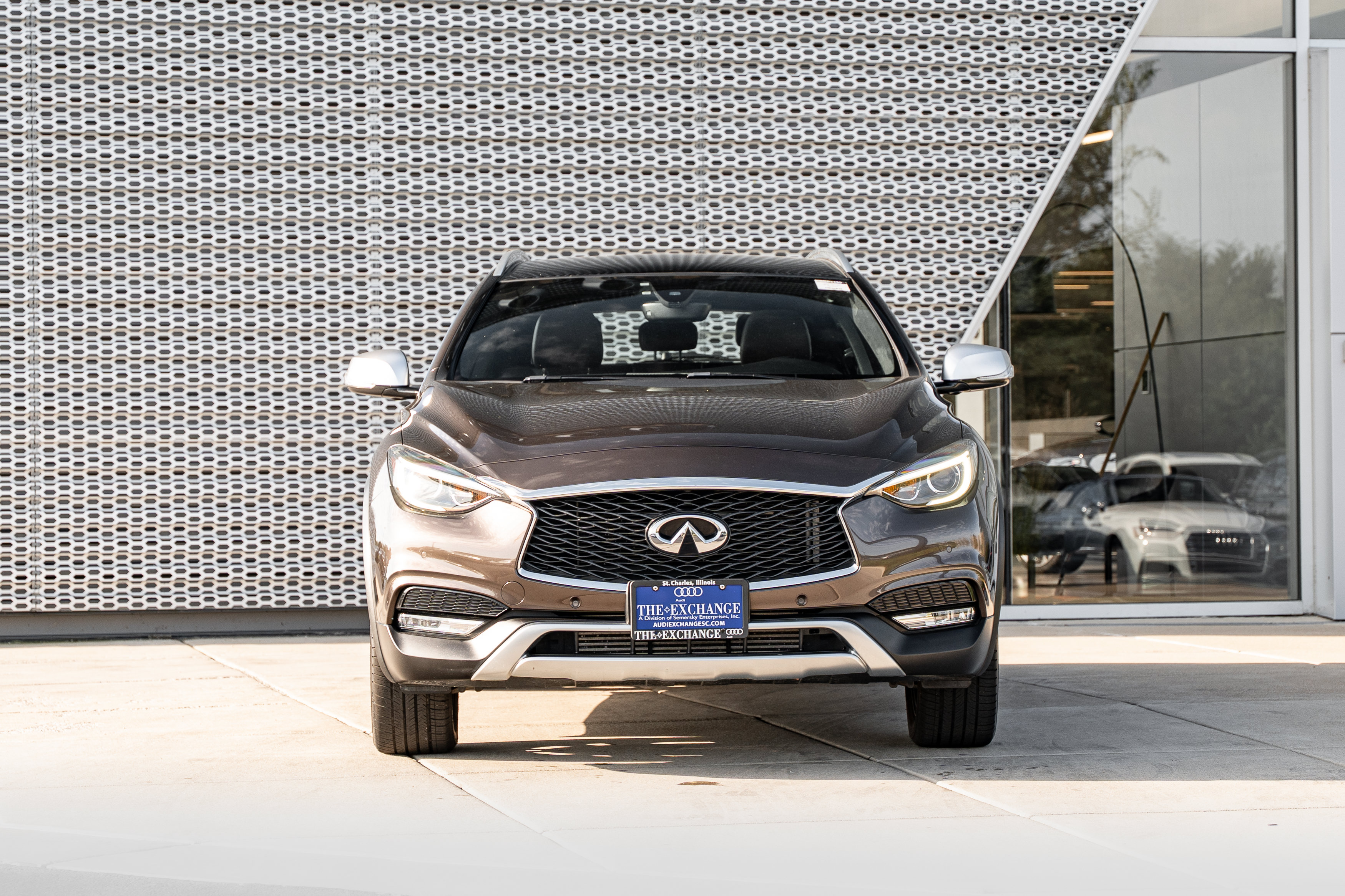 Used 2018 INFINITI QX30 Premium w/ Navigation Package AWD/4WD image 32
