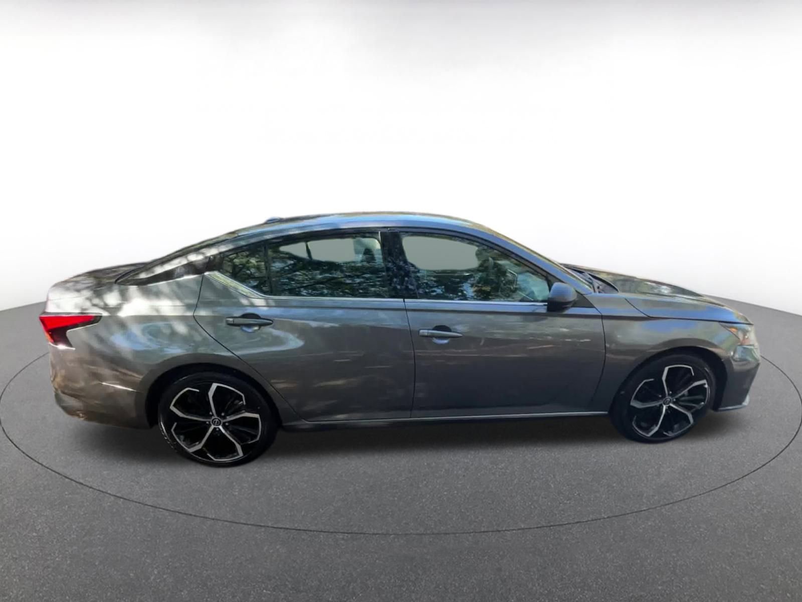 Used 2025 Nissan Altima 2.5 SR image 16