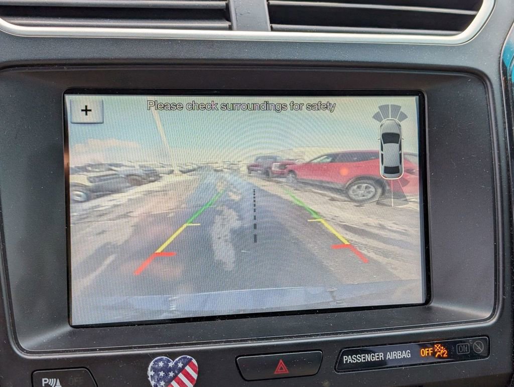 Used 2017 Ford Explorer XLT w/ Equipment Group 202A image 3