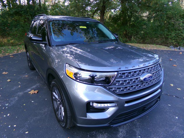 Certified 2024 Ford Explorer XLT w/ Equipment Group 202A AWD/4WD image 2