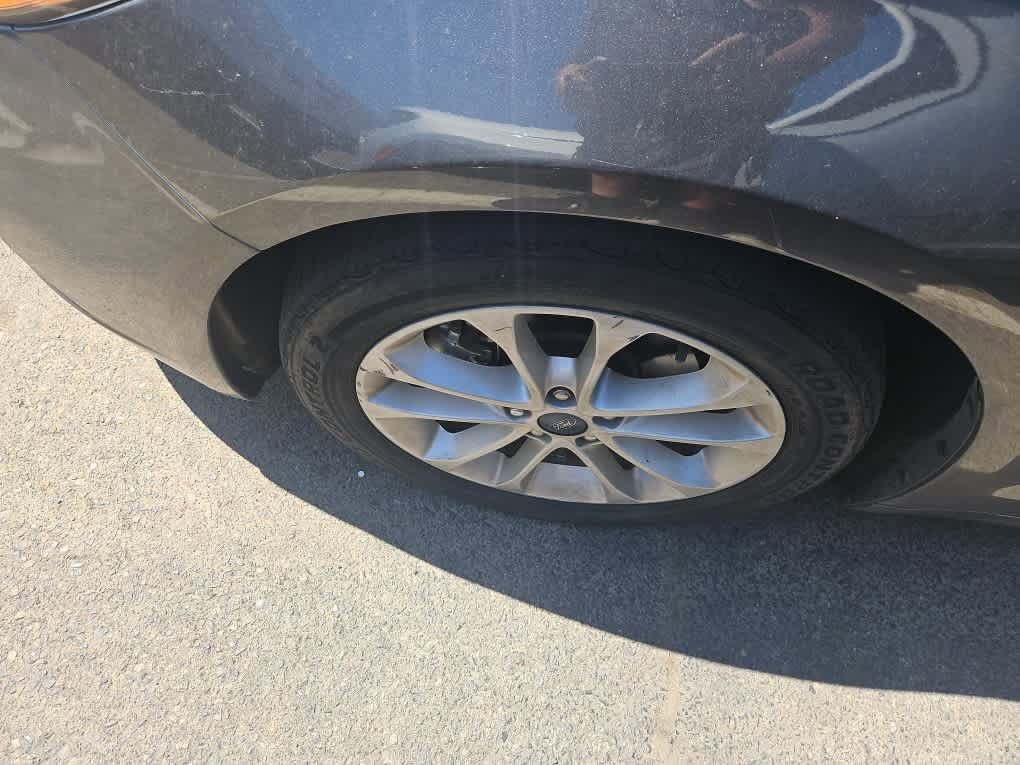Used 2019 Ford Fusion SE FWD image 3