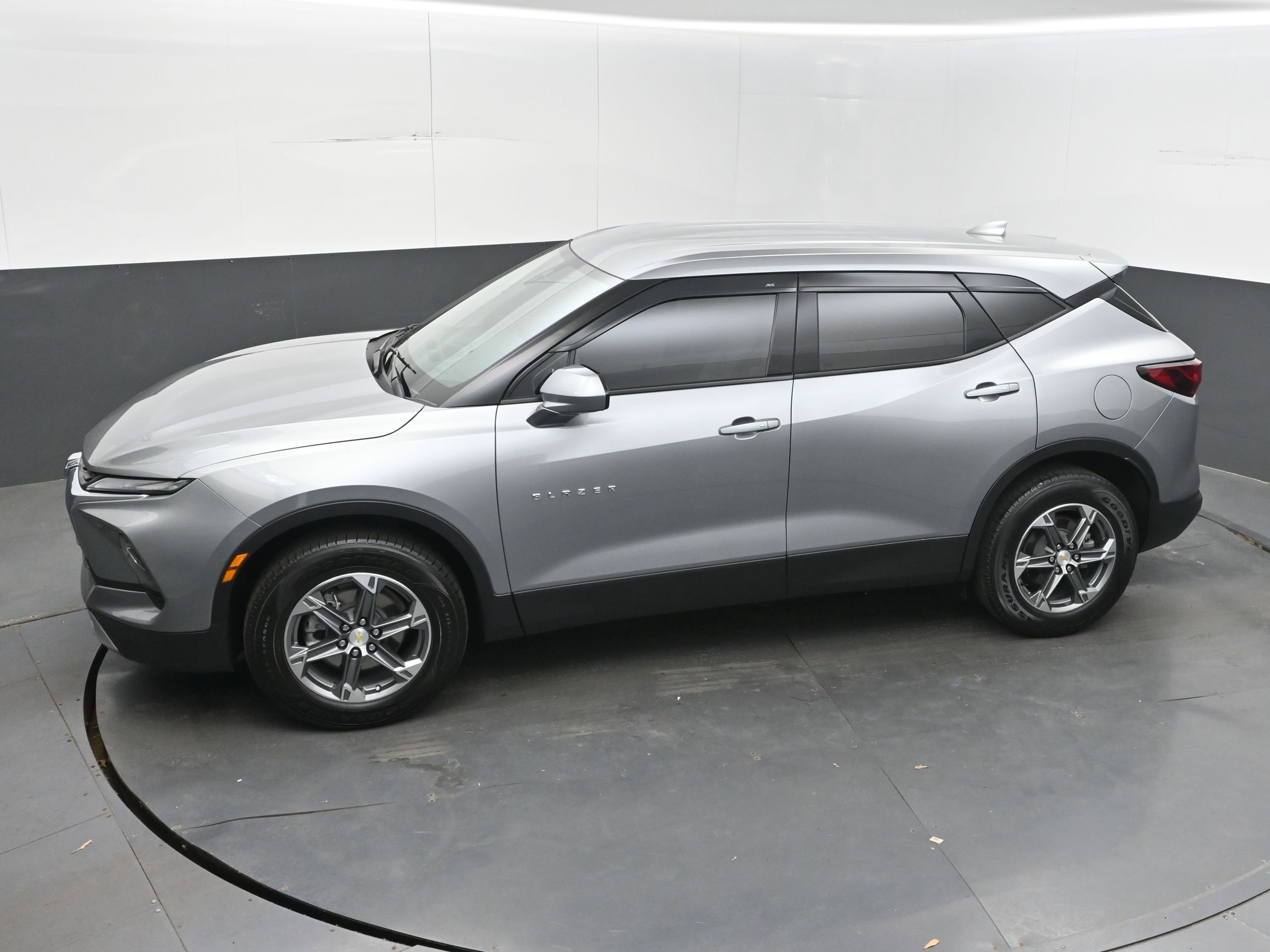 Used 2023 Chevrolet Blazer LT FWD image 35