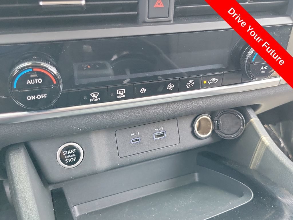 Used 2023 Nissan Rogue SV FWD image 11