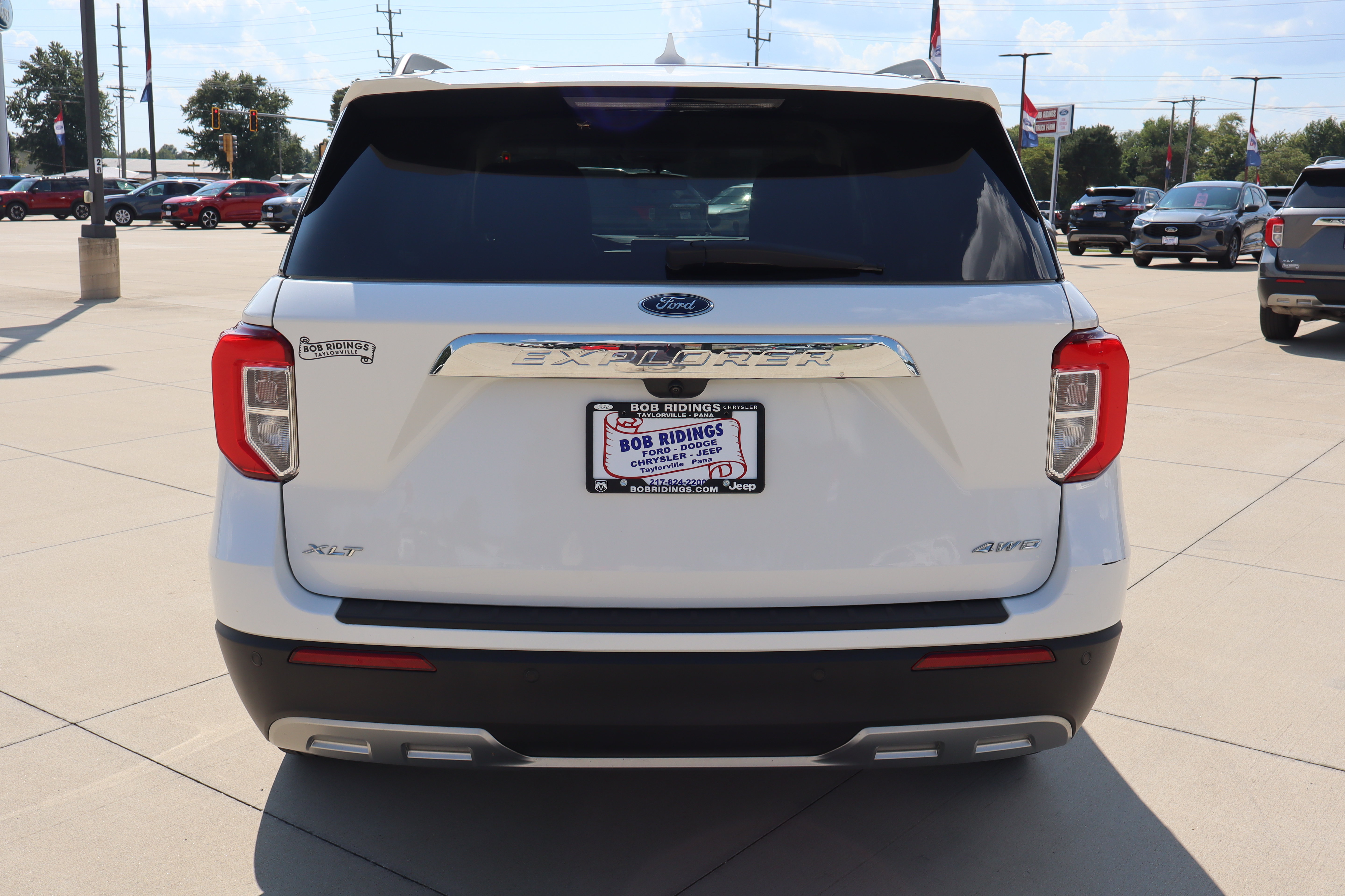 Used 2024 Ford Explorer XLT w/ Equipment Group 202A AWD/4WD image 6