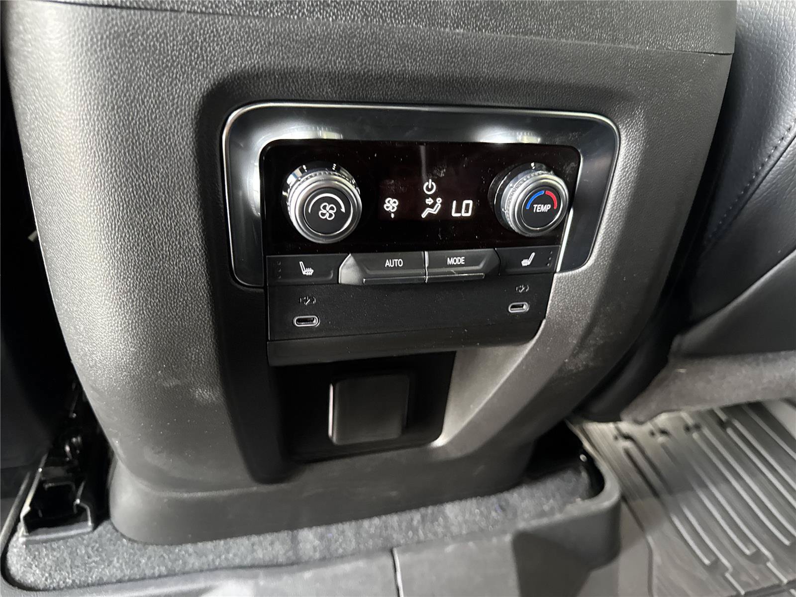 New 2026 GMC Yukon XL Denali w/ Sun & Power Step Package RWD image 32