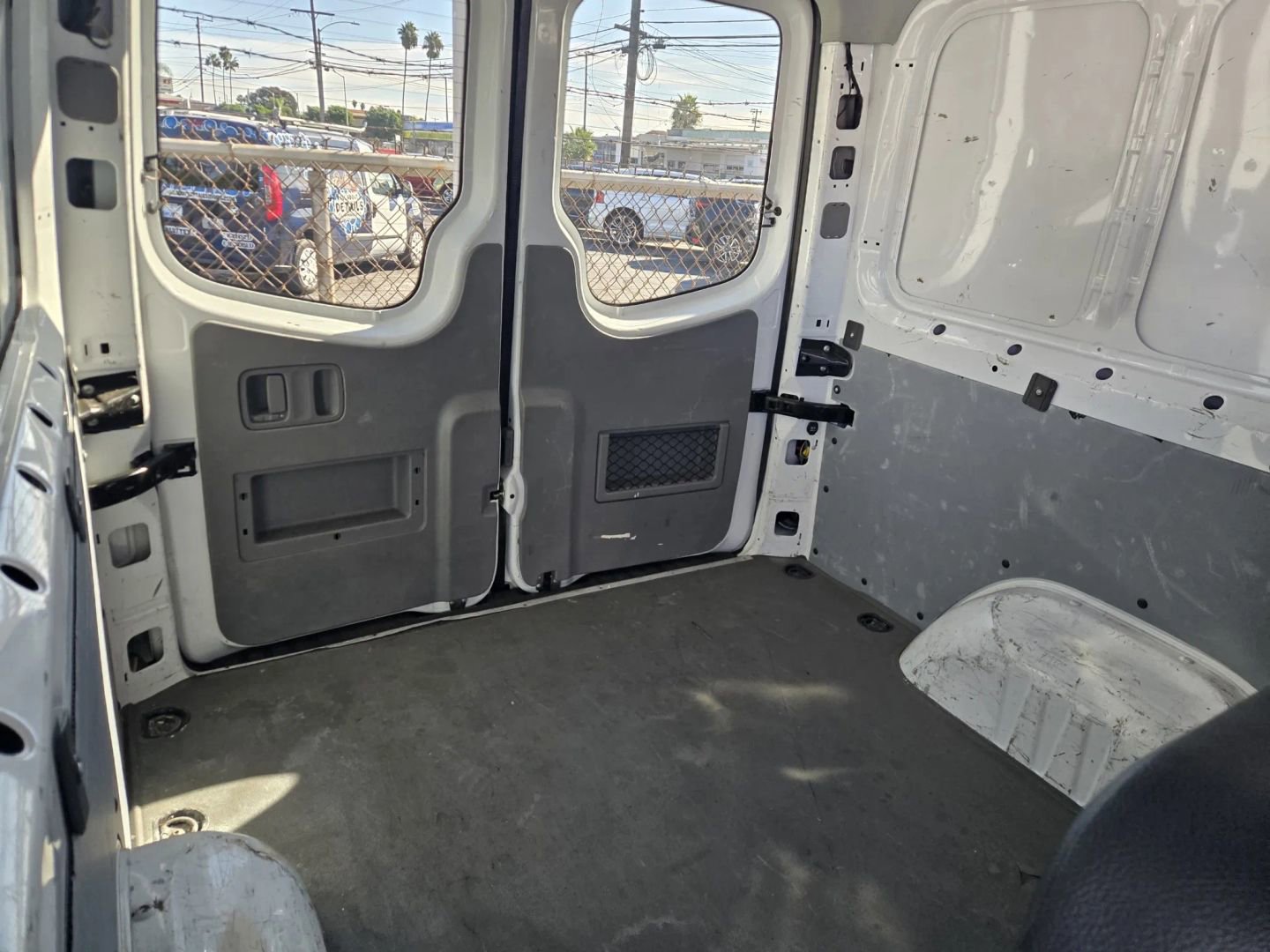 Used 2017 Mercedes-Benz Sprinter 2500 image 25