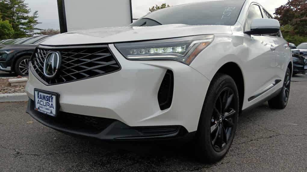 Used 2025 Acura RDX SH-AWD image 9