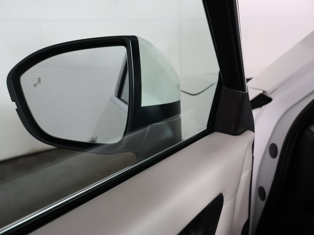 Used 2023 Nissan Pathfinder SL AWD/4WD image 35