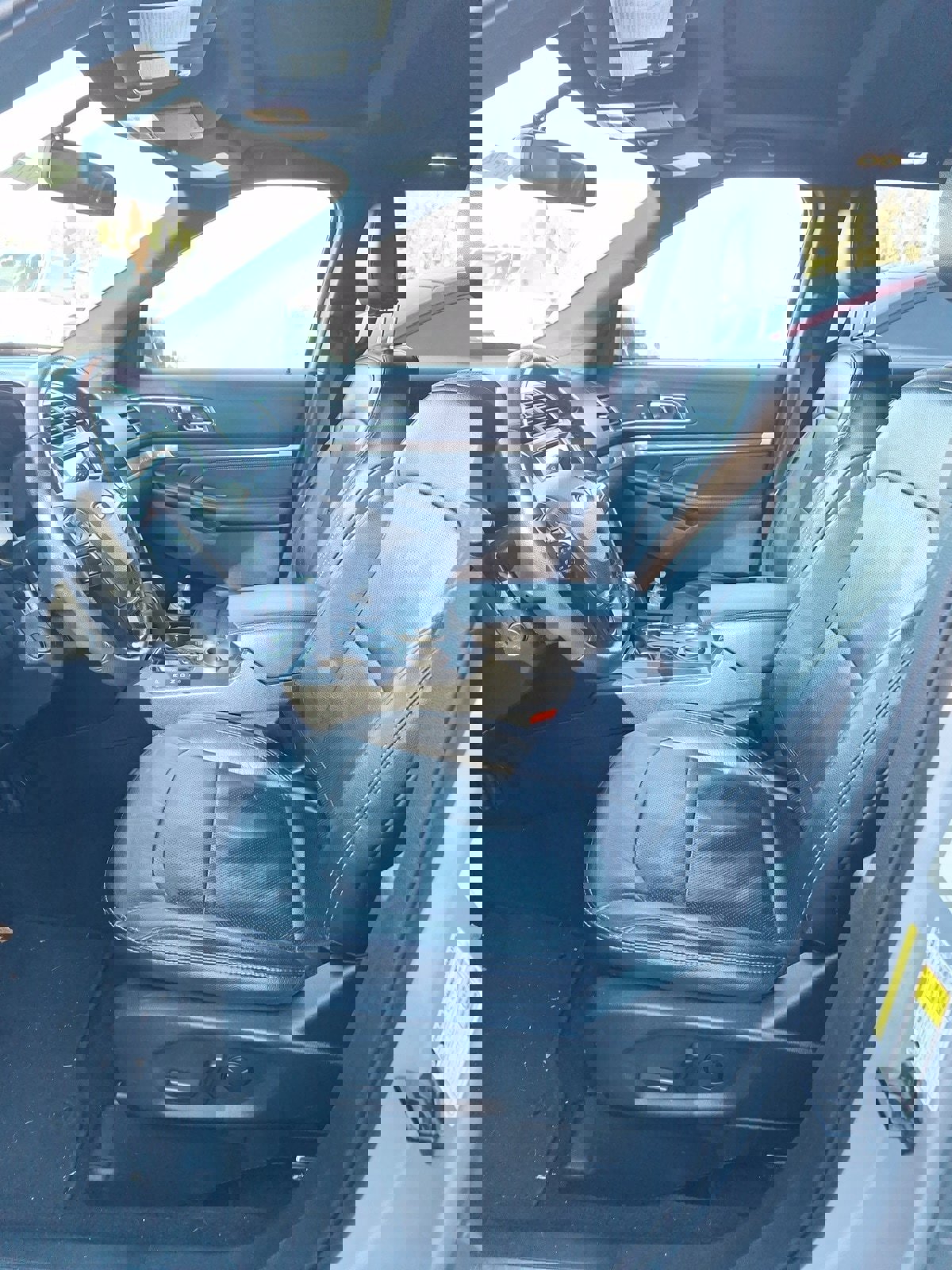 Used 2019 Ford Explorer Limited w/ Class III Trailer Tow Package image 10