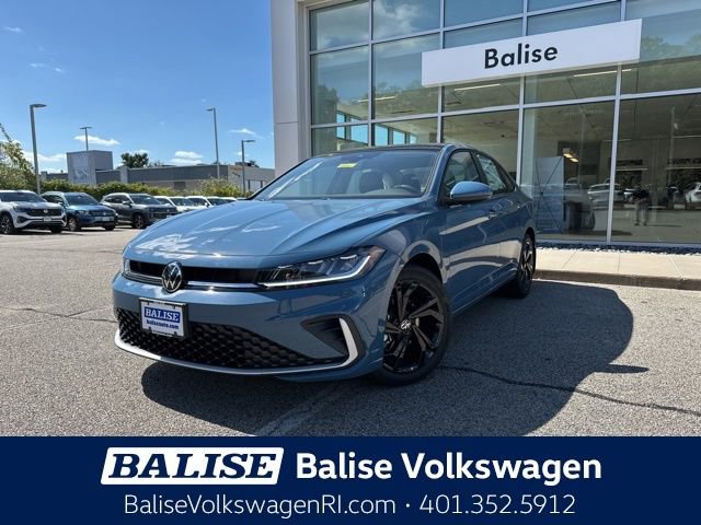 New 2025 Volkswagen Jetta SE image 3
