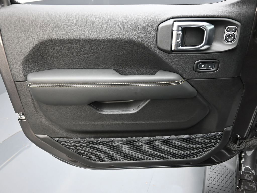 New 2025 Jeep Wrangler Sahara image 9