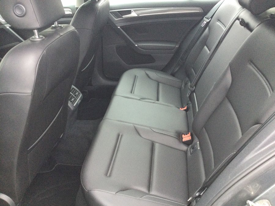 Used 2017 Volkswagen Golf Alltrack S image 15