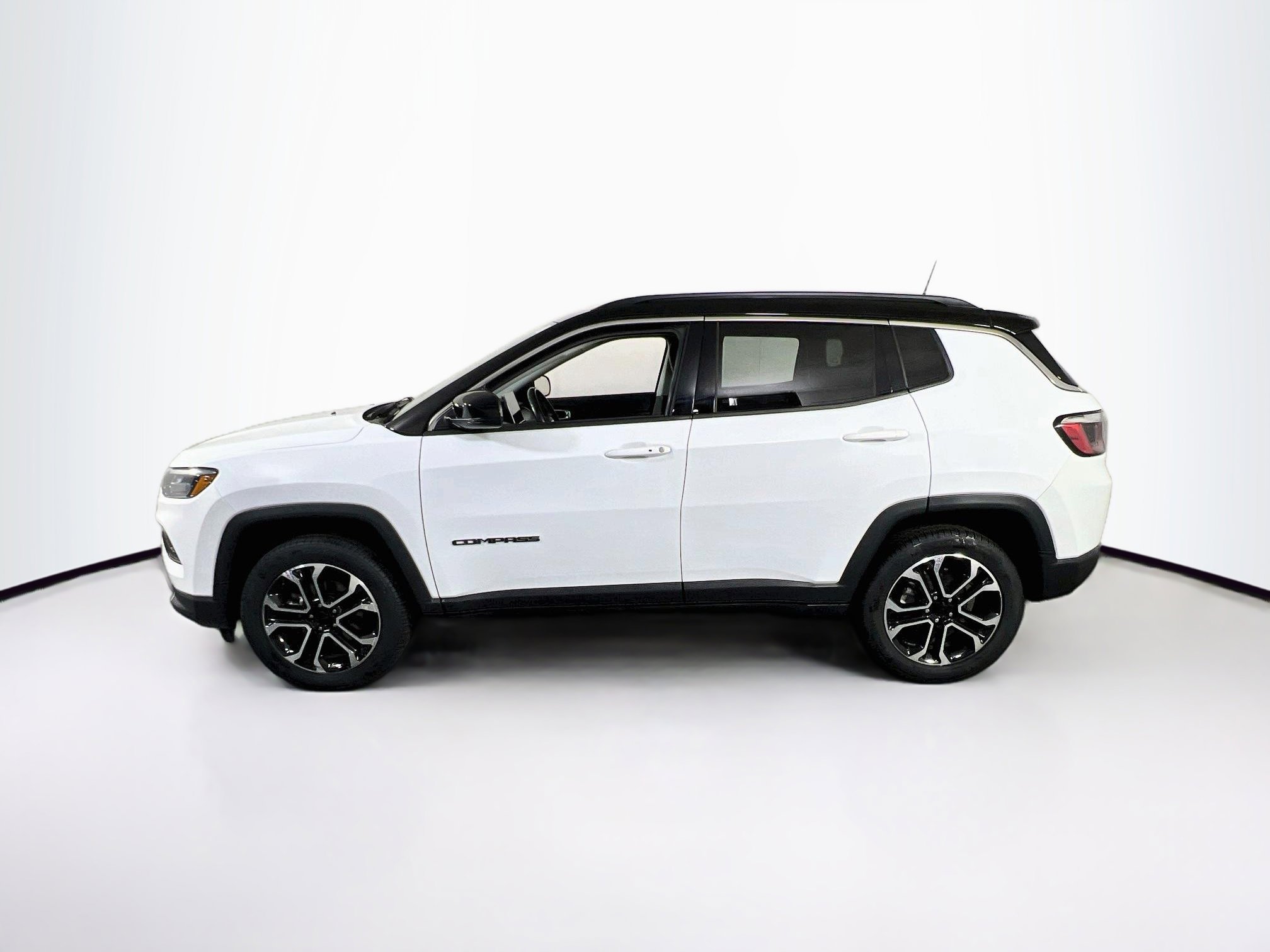 Used 2022 Jeep Compass Limited AWD/4WD image 8