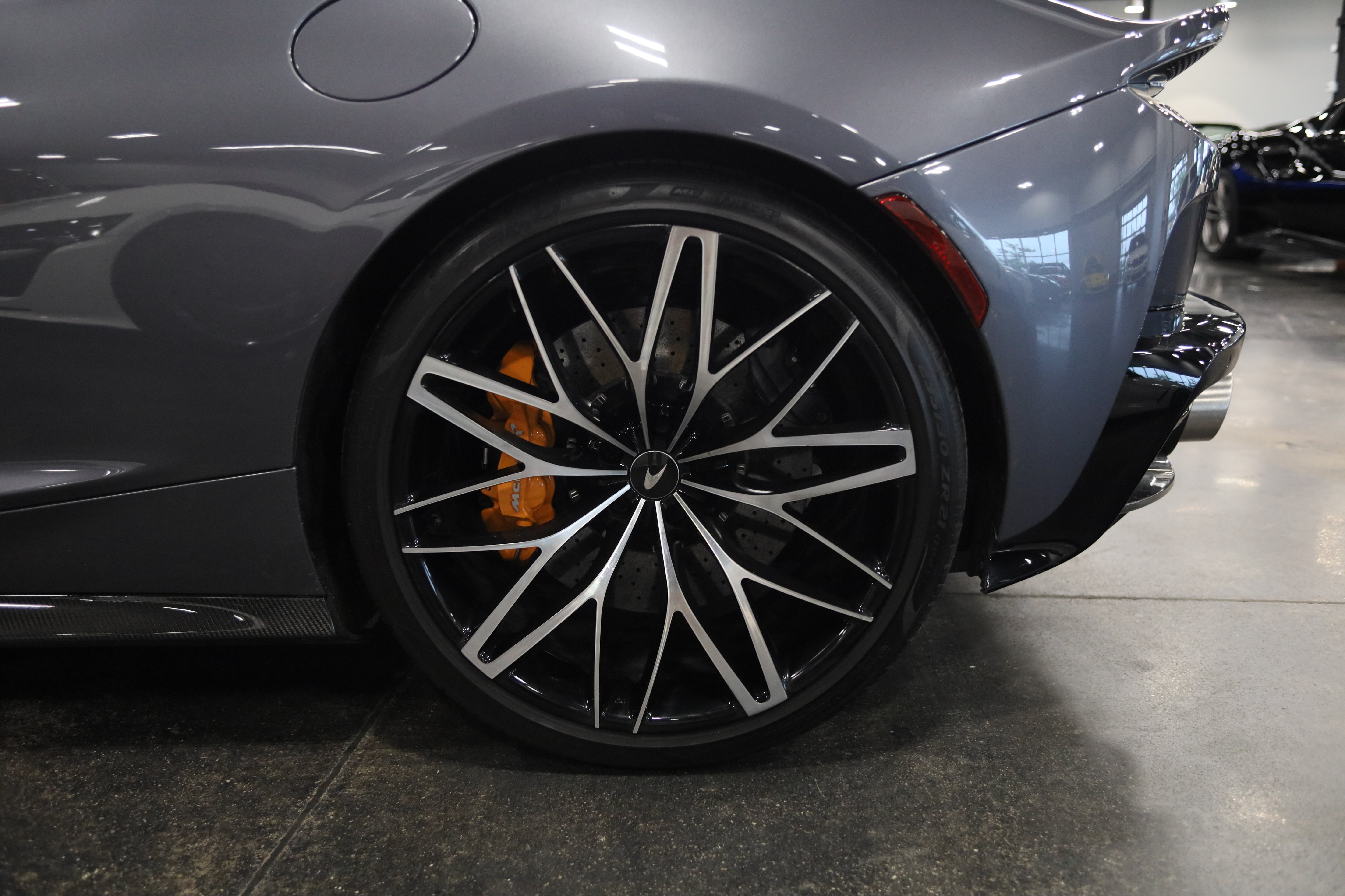 Used 2023 McLaren GT RWD image 13