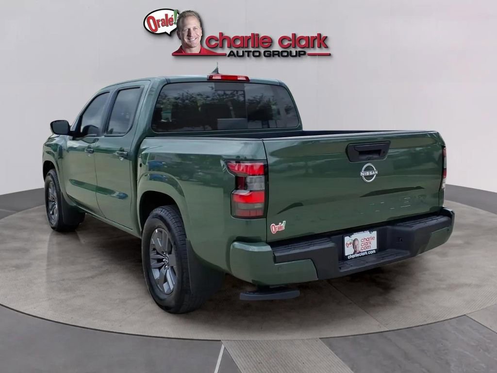 Used 2025 Nissan Frontier SV image 3
