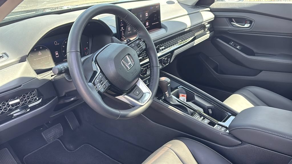 Used 2025 Honda Accord Touring image 25