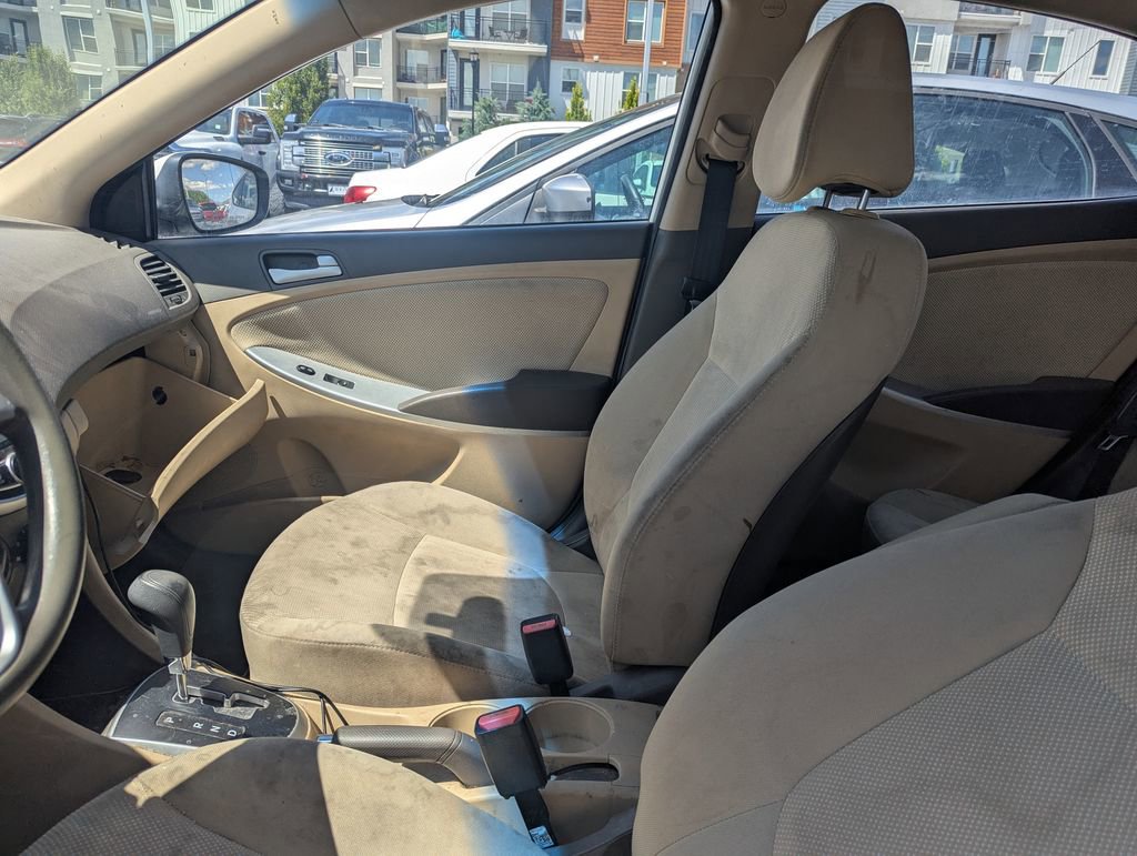 Used 2014 Hyundai Accent GLS FWD image 12