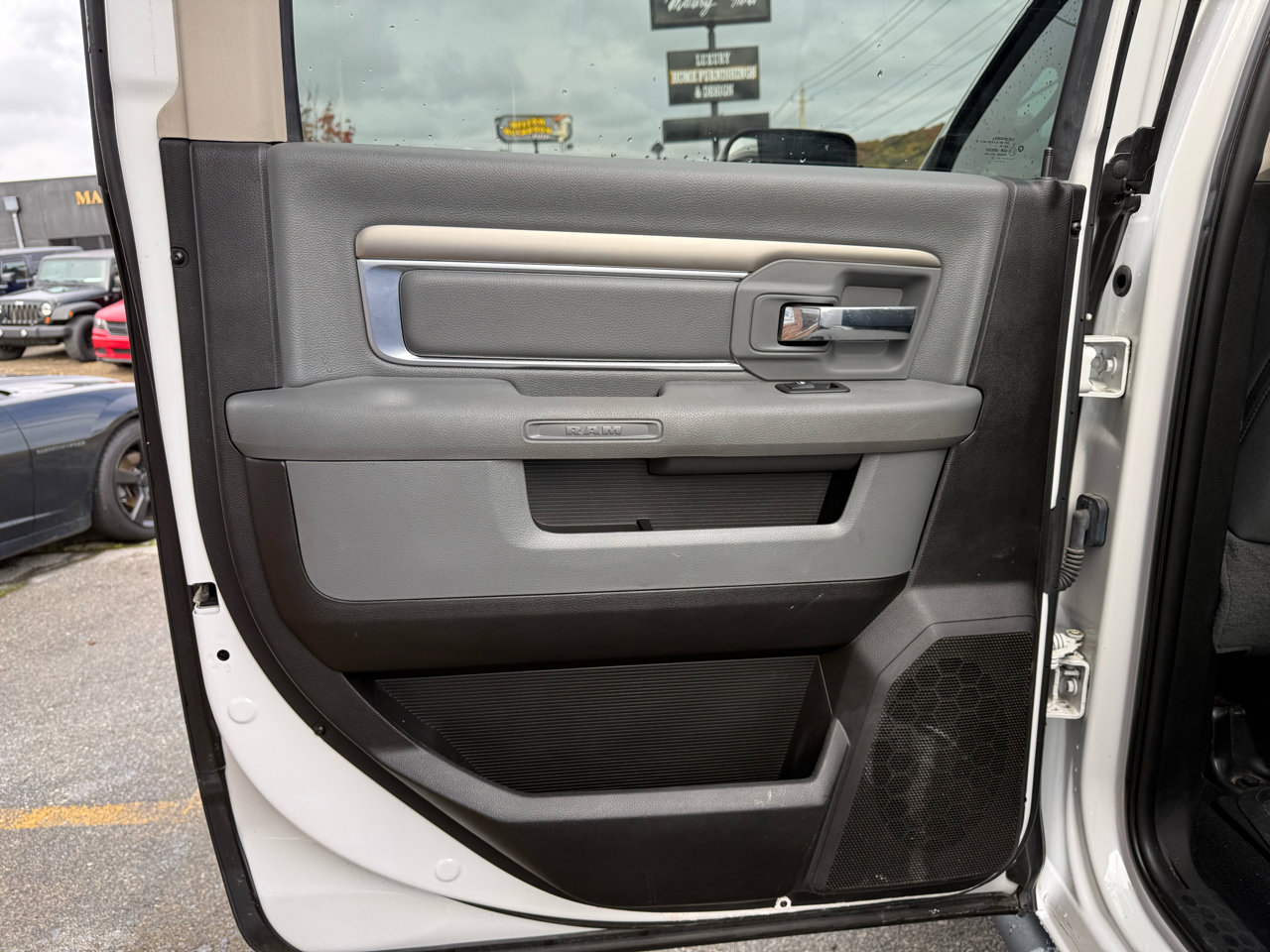 Used 2018 RAM 2500 SLT image 19