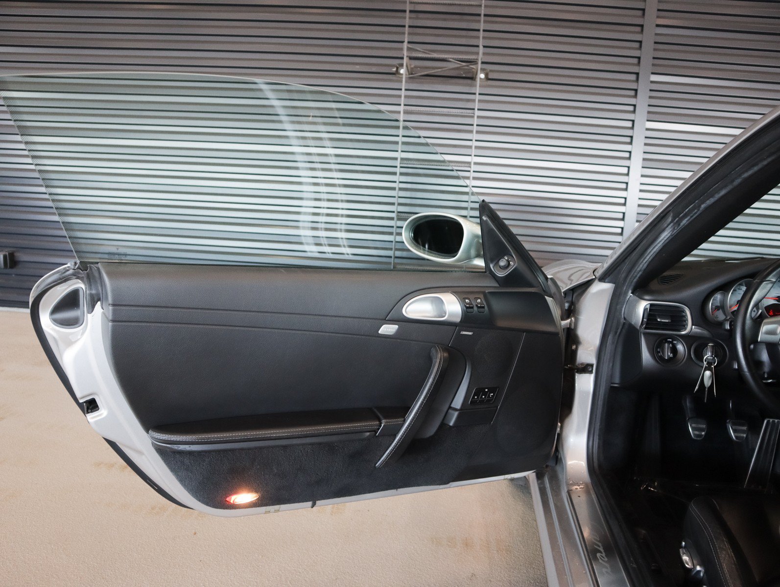 Used 2006 Porsche 911 Carrera 4S AWD/4WD image 24