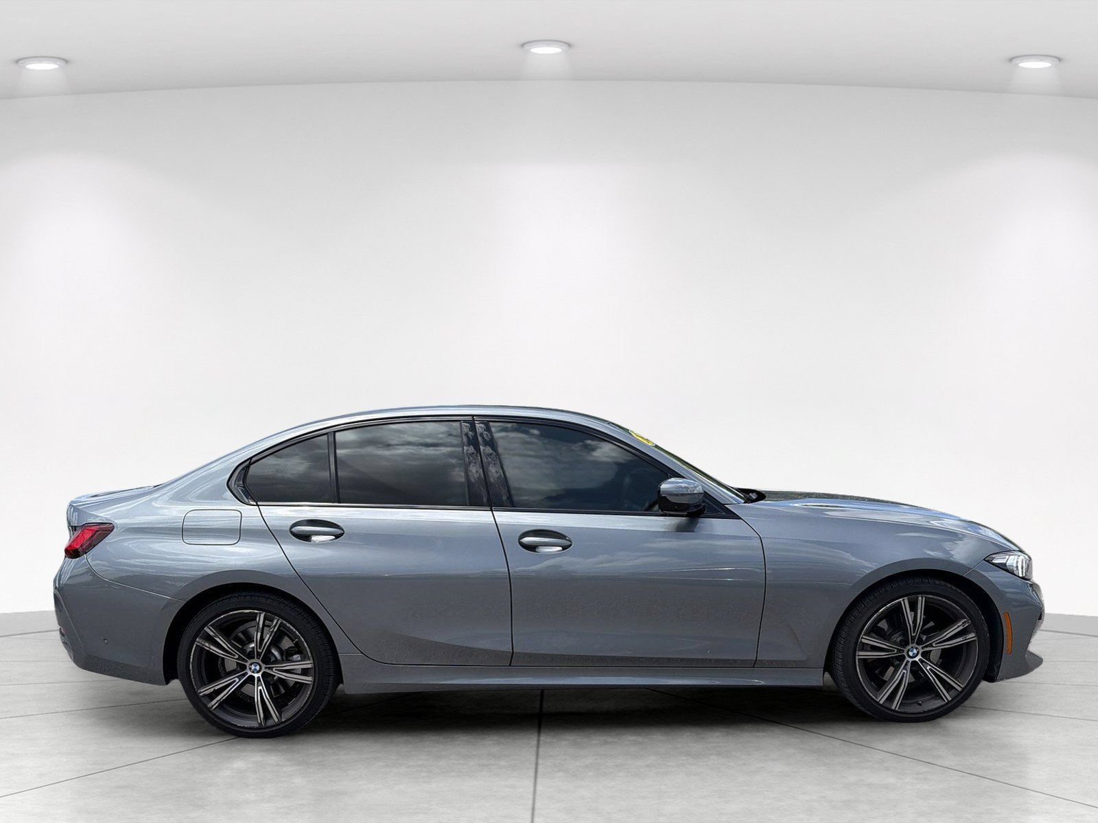 Used 2023 BMW 330i Sedan w/ Premium Package RWD image 3