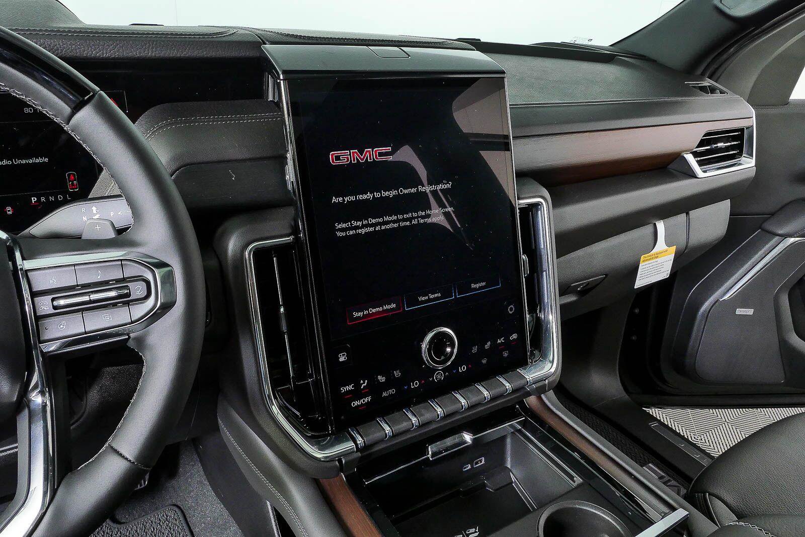 New 2026 GMC Yukon XL Denali w/ Denali Reserve Package AWD/4WD image 13