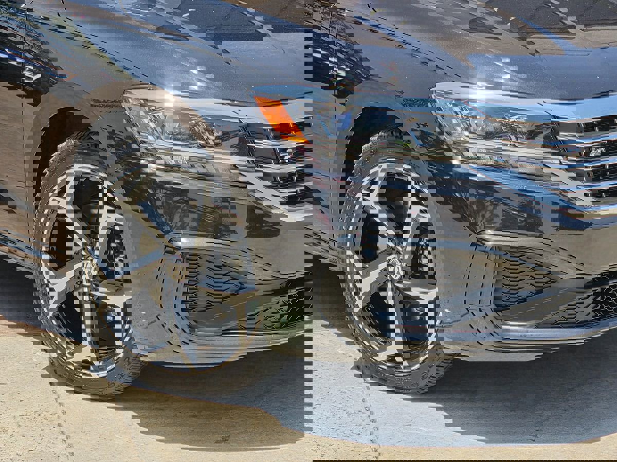 Used 2020 Volkswagen Passat 2.0T R-Line image 5