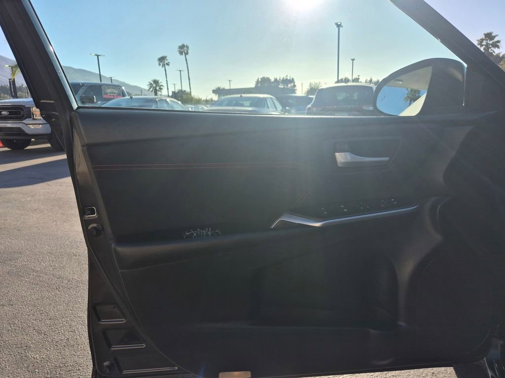 Used 2016 Toyota Camry XSE image 10