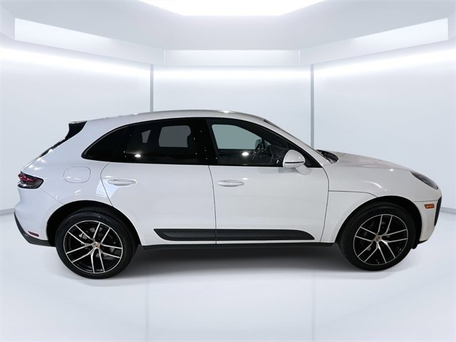 Used 2022 Porsche Macan w/ Premium Package Plus image 9