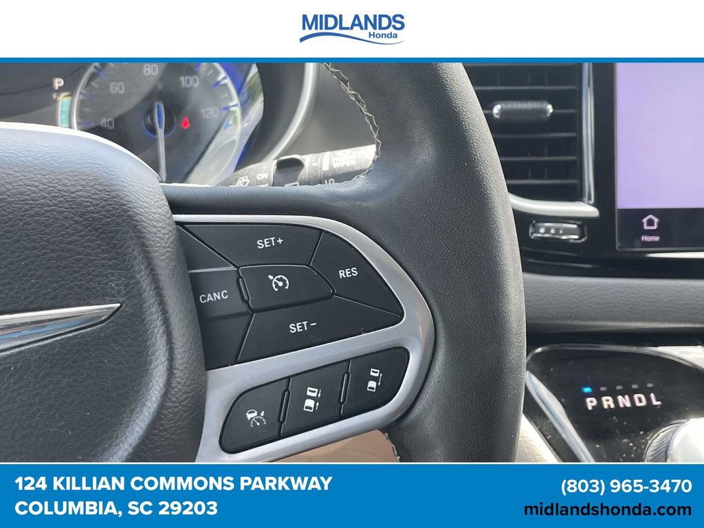Used 2022 Chrysler Pacifica Touring-L FWD image 21