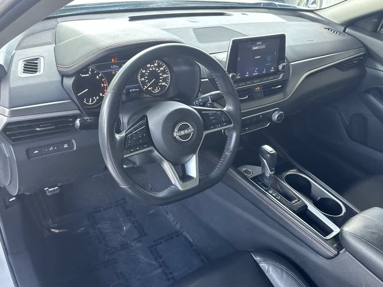 Used 2024 Nissan Altima 2.5 SR FWD image 13
