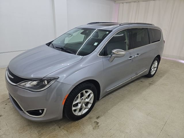 Used 2020 Chrysler Pacifica Limited FWD image 30