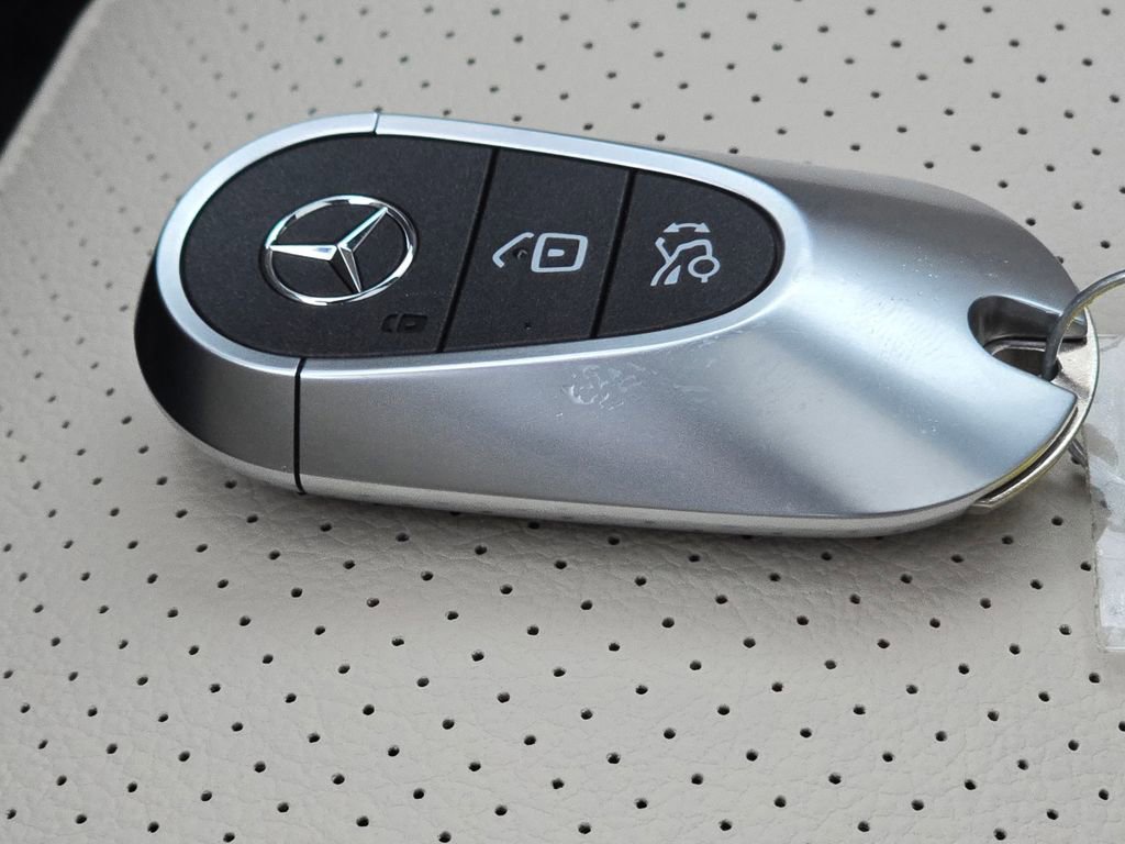 New 2026 Mercedes-Benz GLC 300 4MATIC image 37
