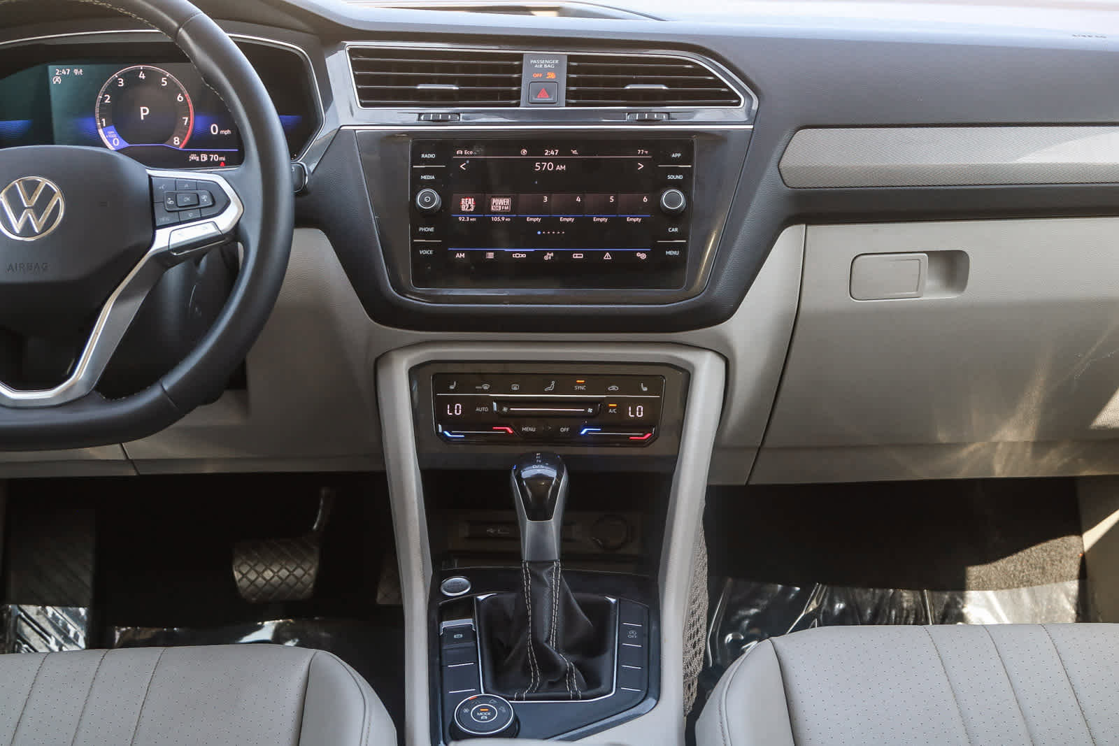 Used 2022 Volkswagen Tiguan SE image 13