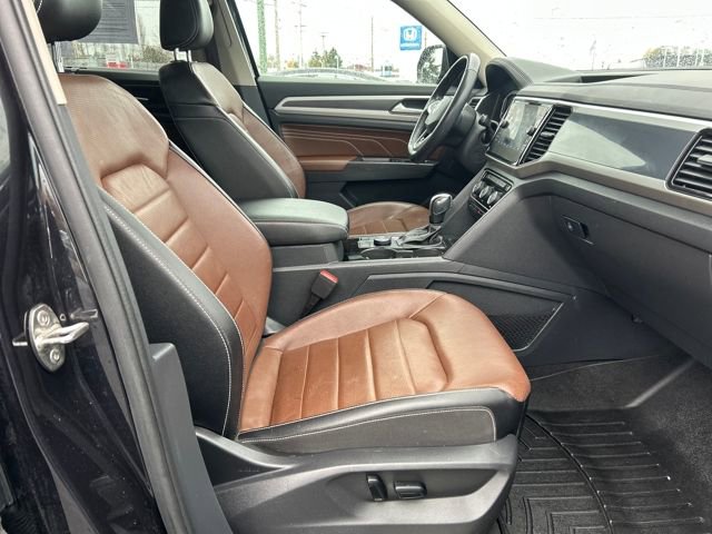 Used 2022 Volkswagen Atlas SEL Premium image 12