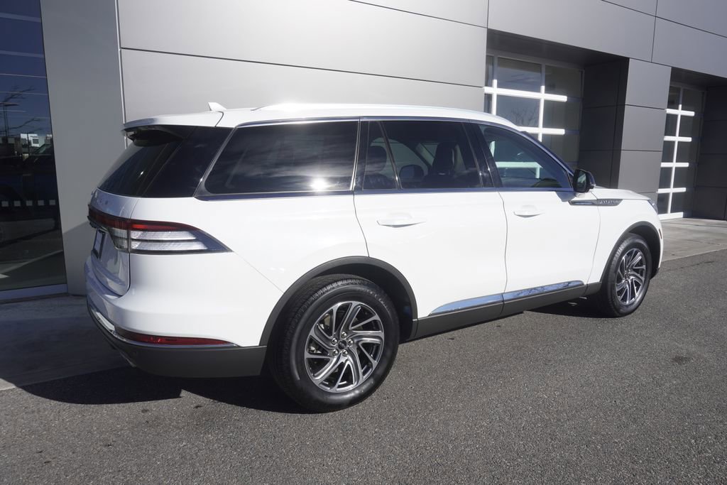 Used 2020 Lincoln Aviator AWD image 4
