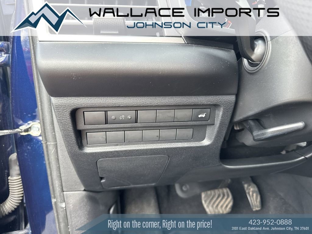 Used 2023 Mitsubishi Outlander SE image 35