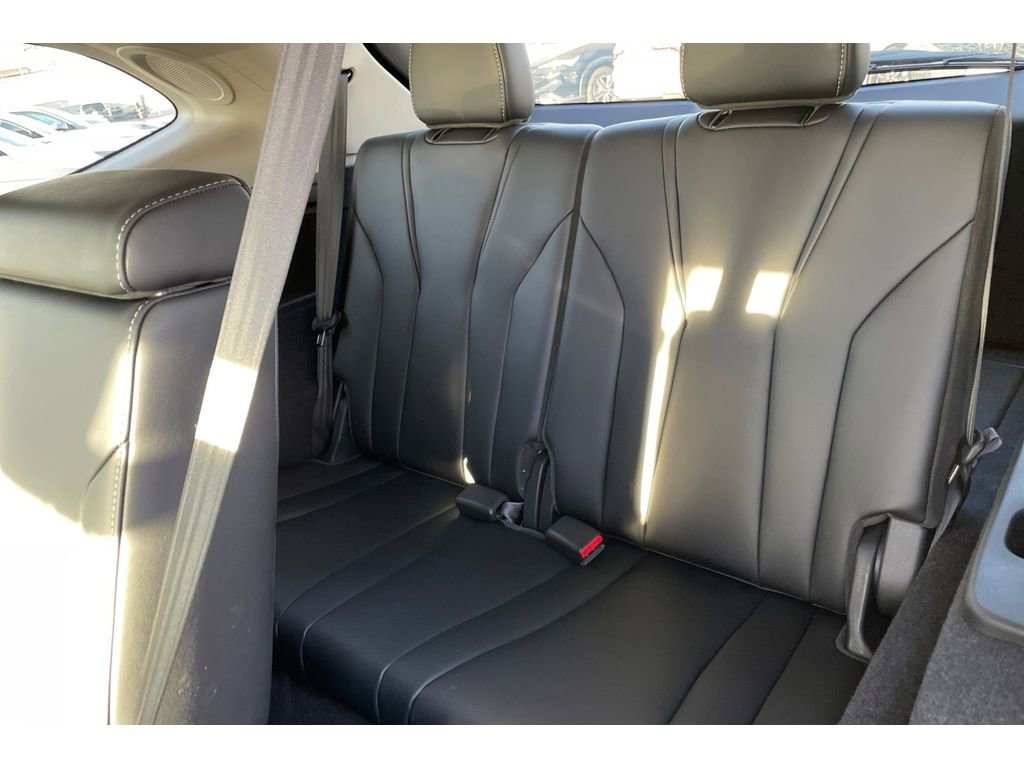 Certified 2025 Acura MDX FWD w/ Technology Package image 17