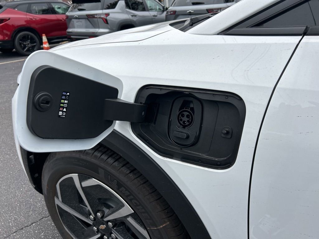 New 2026 Chevrolet Equinox EV LT image 8