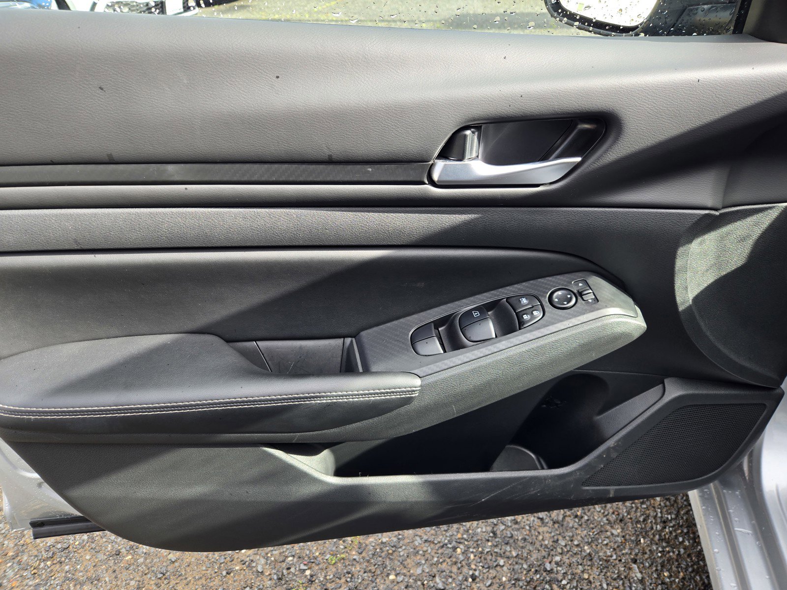 Used 2024 Nissan Altima 2.5 SV image 24